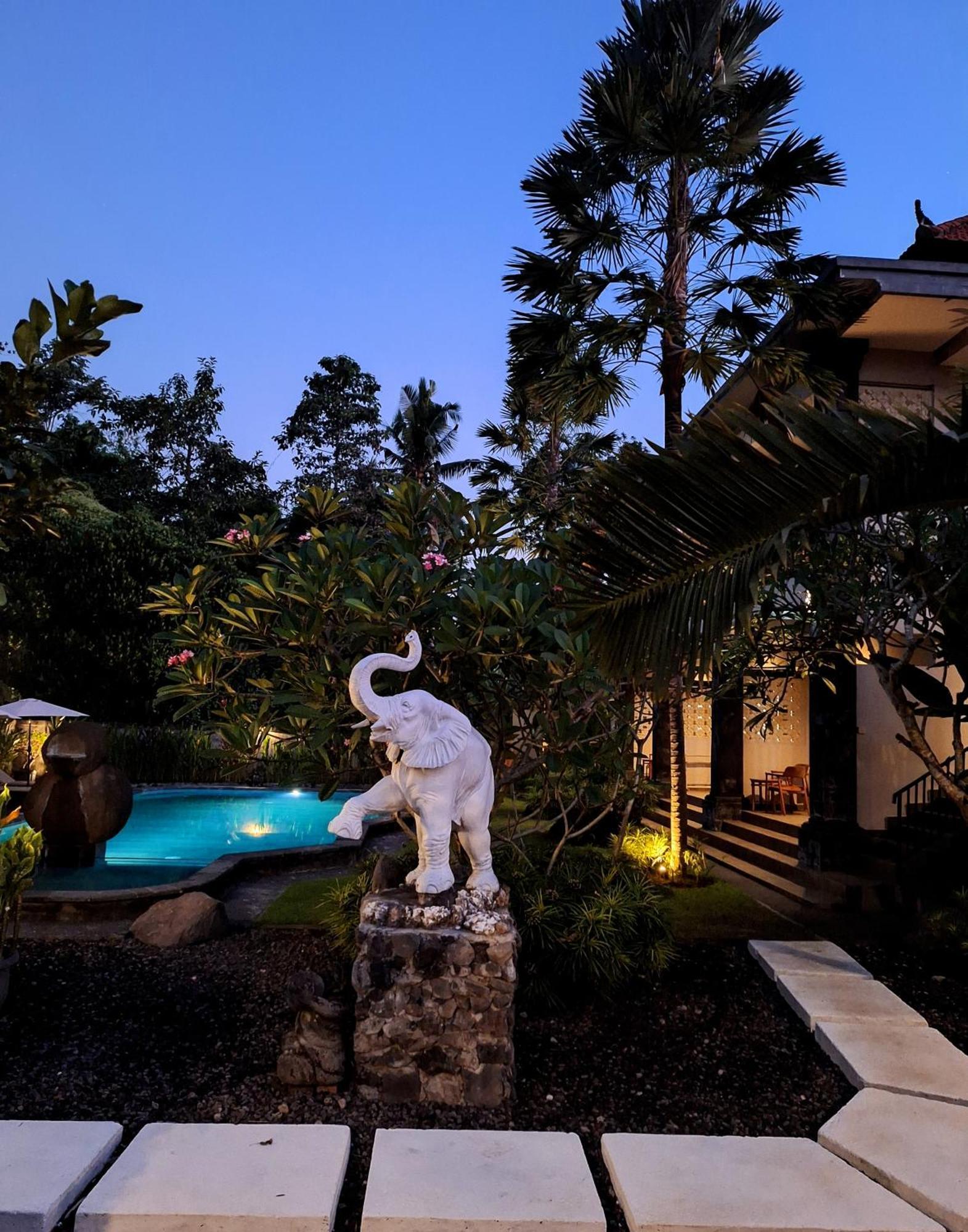 Bambu Lokha Guest House, Gianyar Bali 2* Ubud